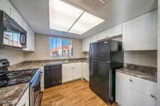 Photo #5: 6171883 Listing 