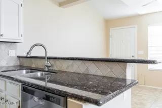 Photo #5: 6172027 Listing 