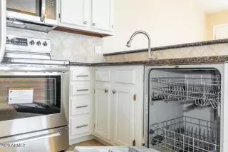 Photo #6: 6172027 Listing 