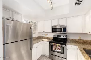 Photo #5: 6172177 Listing