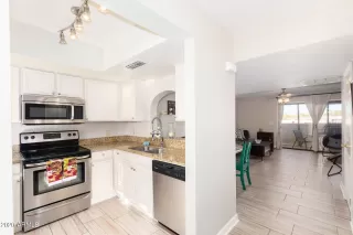 Photo #6: 6172177 Listing