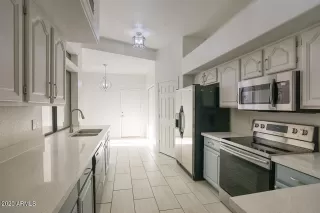 Photo #4: 6172229 Listing