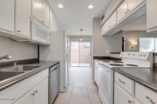 Photo #4: 6172614 Listing