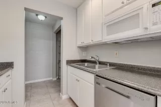 Photo #6: 6172614 Listing