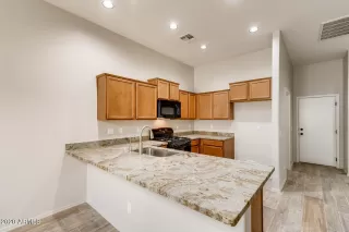 Photo #4: 6174287 Listing