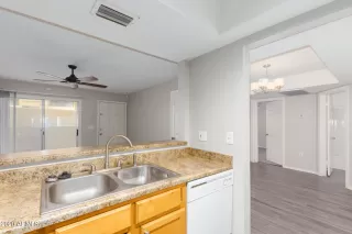 Photo #5: 6174383 Listing