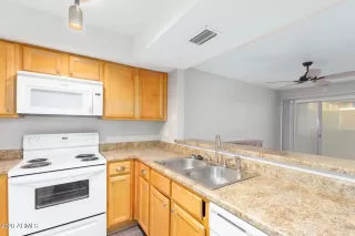 Photo #6: 6174383 Listing