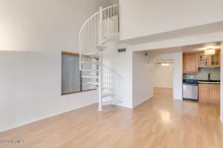 Photo #5: 6175590 Listing 