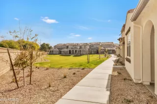 Photo #5: 6175606 Listing