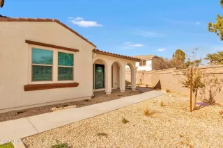 Photo #6: 6175606 Listing