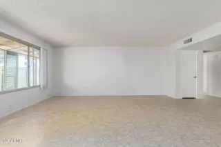 Photo #6: 6176872 Listing