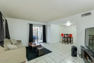 Photo #3: 6176905 Listing