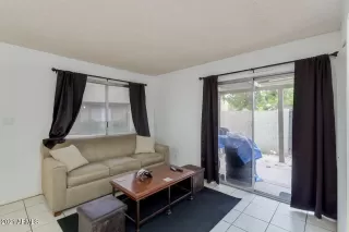 Photo #6: 6176905 Listing