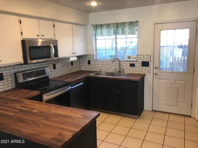 MLS: 6176924 Condo For Sale