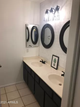 Photo #5: 6176924 Listing