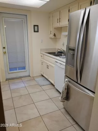 Photo #5: 6176986 Listing