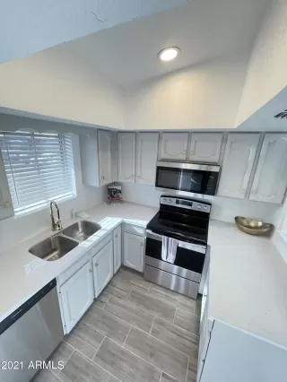 Photo #3: 6177126 Listing 