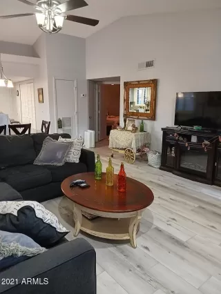 Photo #4: 6178021 Listing