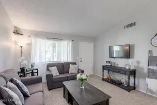 Photo #5: 6178118 Listing