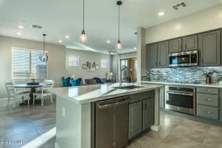 Photo #4: 6178166 Listing