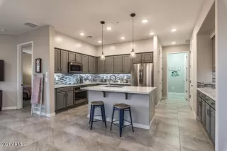 Photo #5: 6178166 Listing