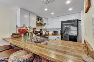 Photo #5: 6178258 Listing