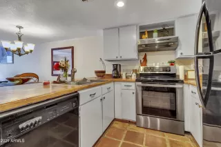 Photo #6: 6178258 Listing