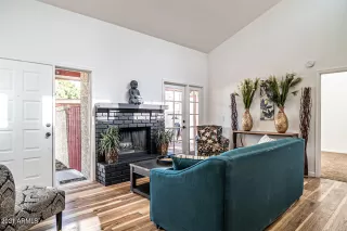 Photo #4: 6178570 Listing