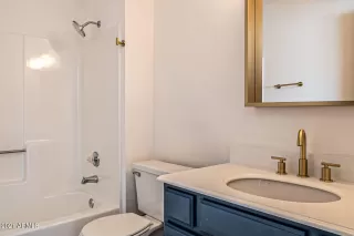 Photo #6: 6178570 Listing