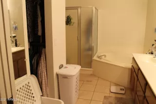 Photo #5: 6179000 Listing 