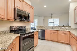 Photo #5: 6179296 Listing