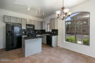 Photo #2: 6180204 Listing 
