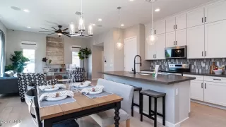 Photo #5: 6180362 Listing 