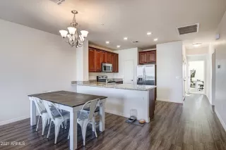 Photo #4: 6180706 Listing