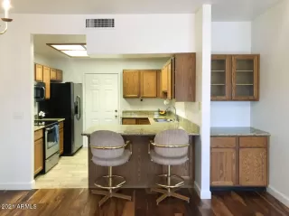 Photo #6: 6181262 Listing