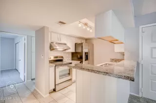 Photo #3: 6181726 Listing