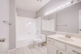 Photo #5: 6181726 Listing