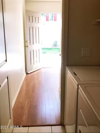 Photo #5: 6181781 Listing