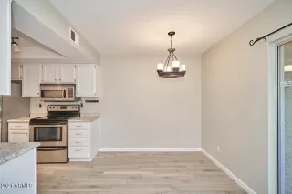 Photo #4: 6181907 Listing