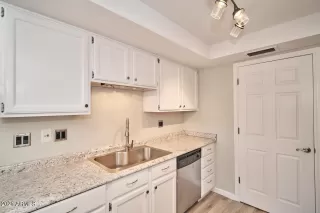 Photo #5: 6181907 Listing