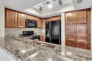 Photo #3: 6182115 Listing