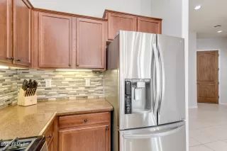 Photo #5: 6182138 Listing