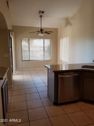 Photo #4: 6182552 Listing