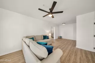 Photo #6: 6182795 Listing