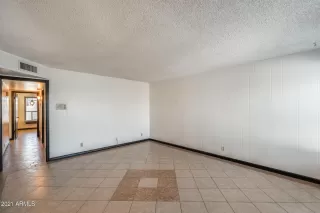 Photo #5: 6182894 Listing