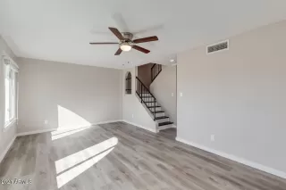 Photo #2: 6183001 Listing 