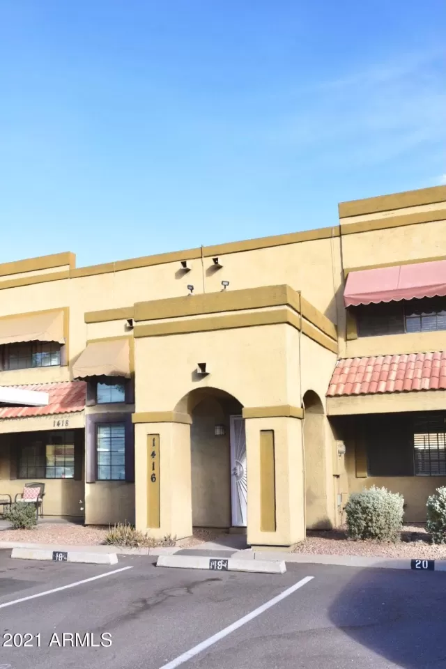 MLS: 6183072 Condo For Sale