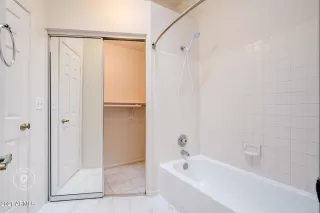 Photo #6: 6183098 Listing