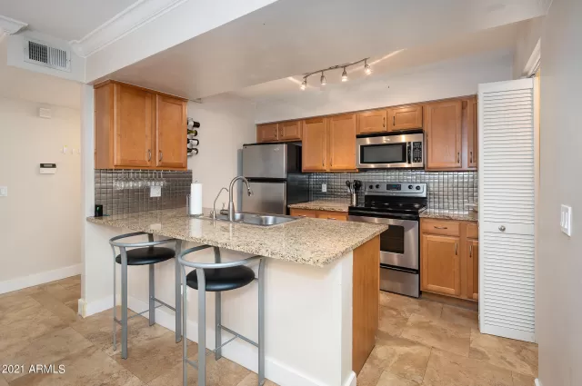 MLS: 6183160 Condo For Sale