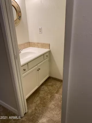 Photo #5: 6183861 Listing 